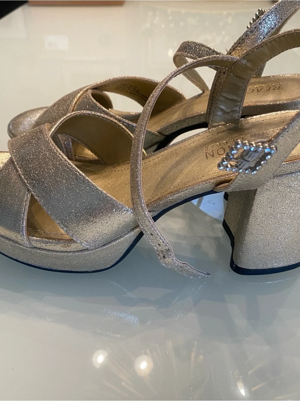 NWOT Kenneth Cole Reaction Gold Metallic Platform Sandals - Size 7